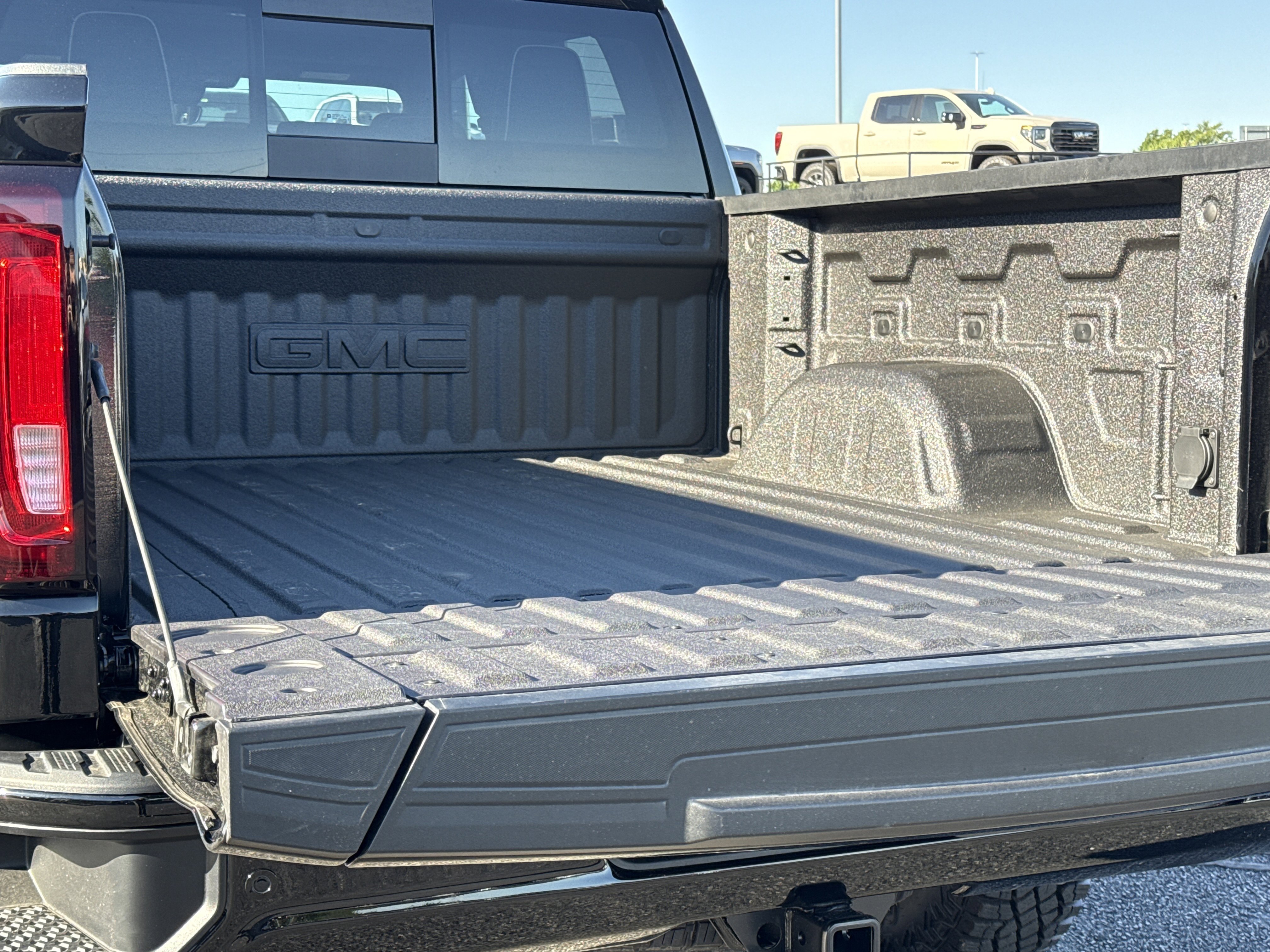 2026 GMC Sierra 1500 AT4X - Photo 11