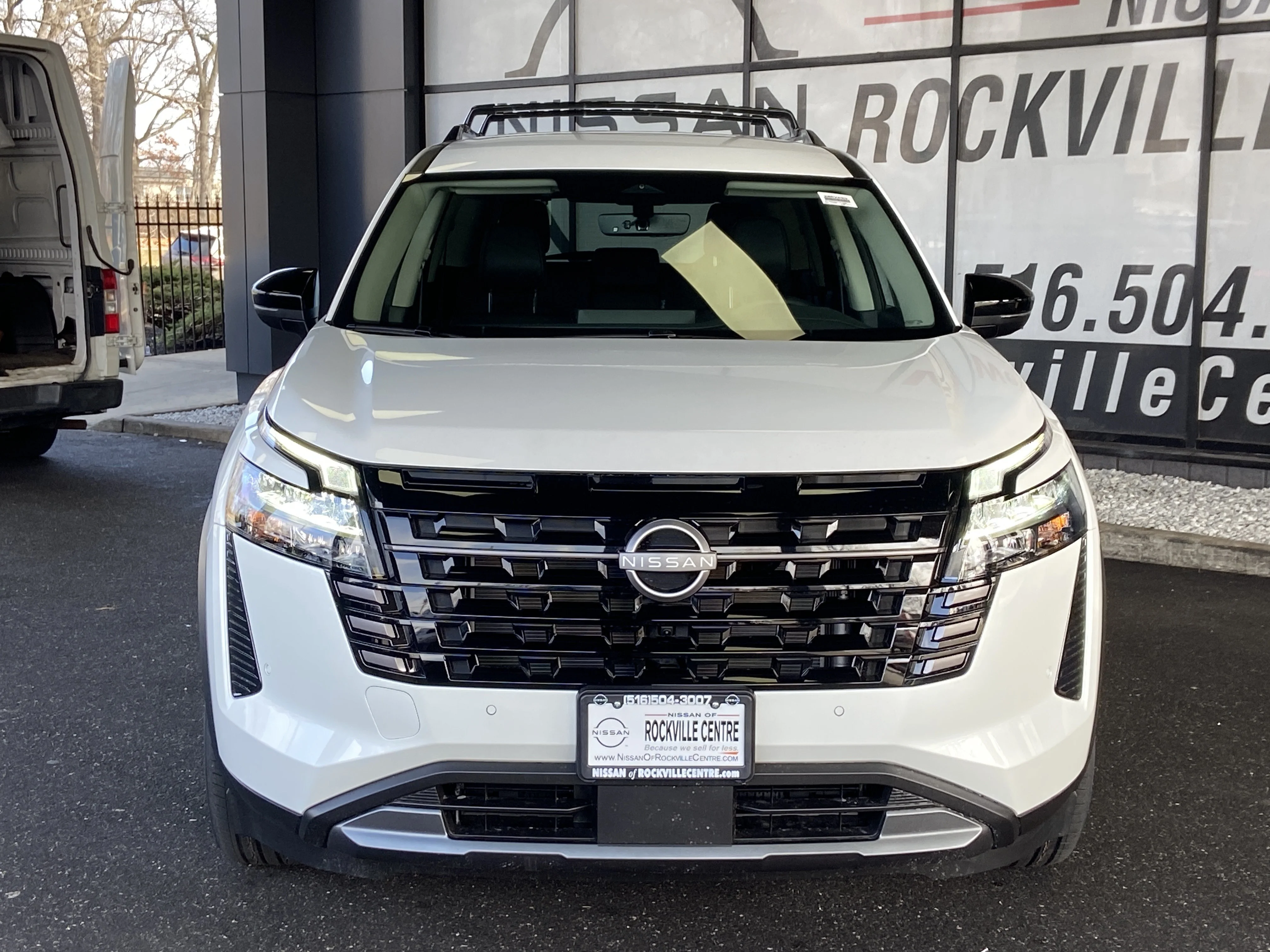 New 2026 Everest White Pearl Tricoat Nissan SL image 2