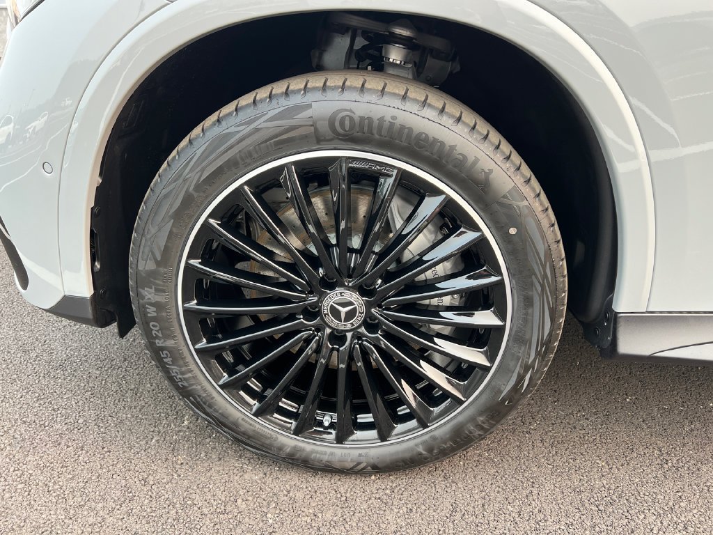 New 2026 MANUFAKTUR Alpine Grey Mercedes-Benz GLC 300 image 31