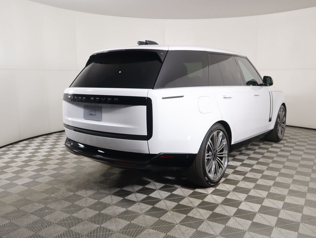 New 2026 Fuji White Land Rover SE image 5