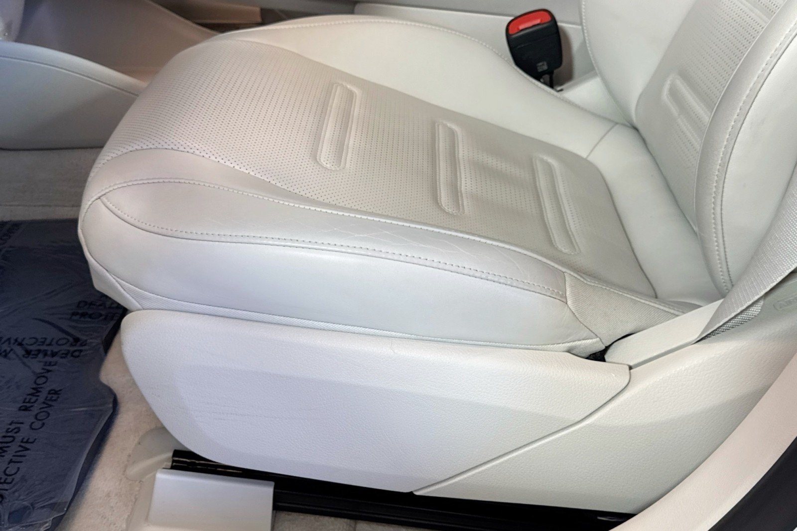 Certified Used 2023 MANUFAKTUR Moonlight White Metallic Mercedes-Benz AMG® EQE 4MATIC+ Sedan image 18