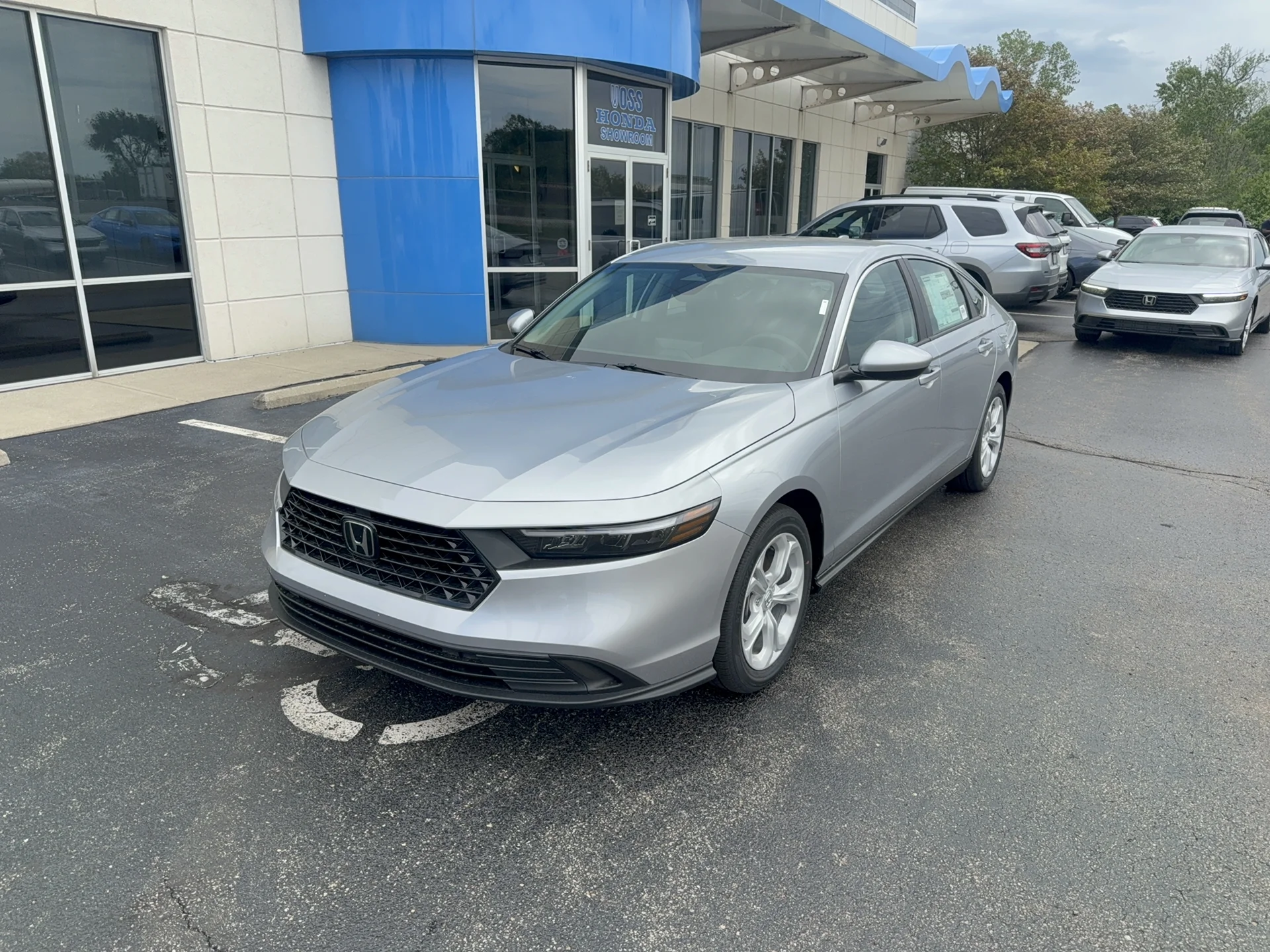 New 2026 Solar Silver Metallic Honda LX image 1