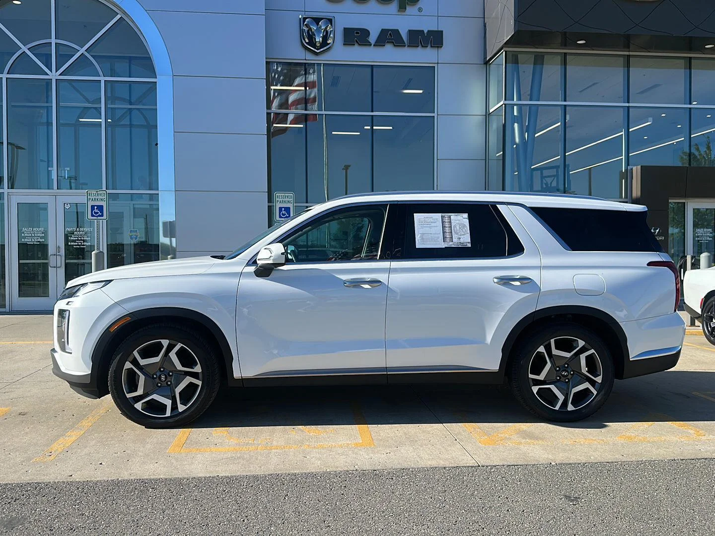 Certified 2023 Hyundai Palisade Limited with VIN KM8R5DGE2PU536643 for sale in Kansas City