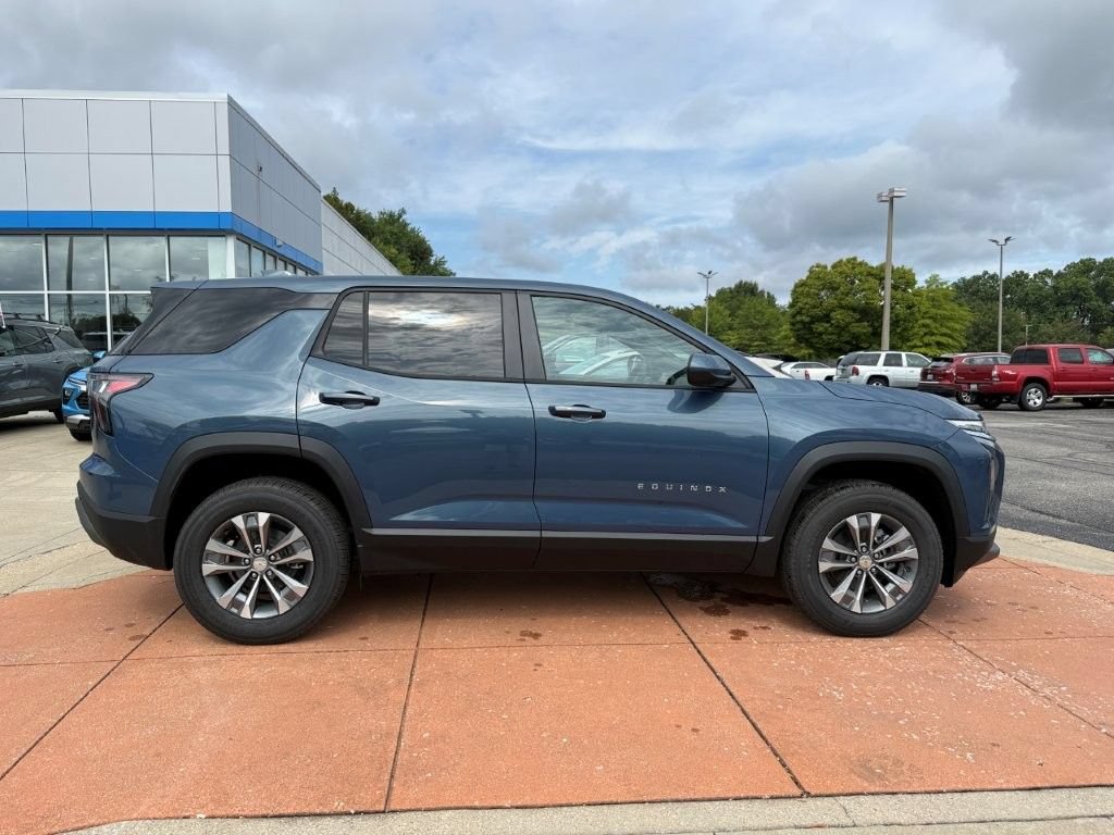 2027 Chevrolet Equinox LT - Photo 6