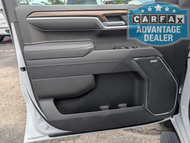 Used 2026 Summit White Chevrolet RST image 14