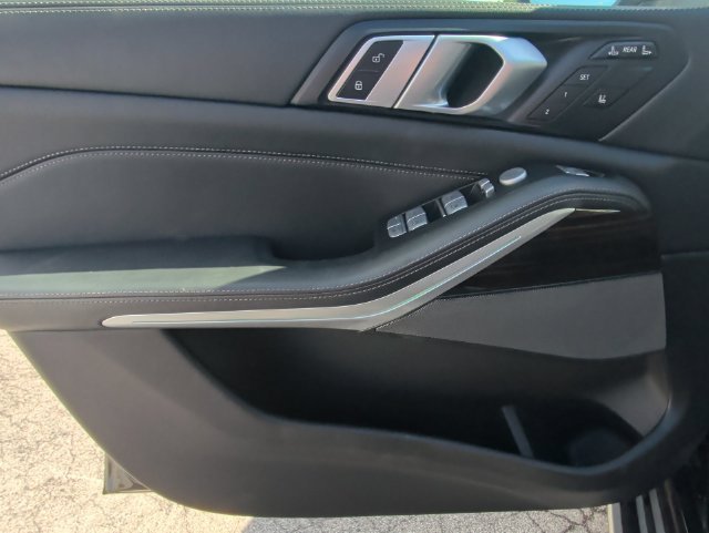 2025 BMW X7 40i - Photo 32
