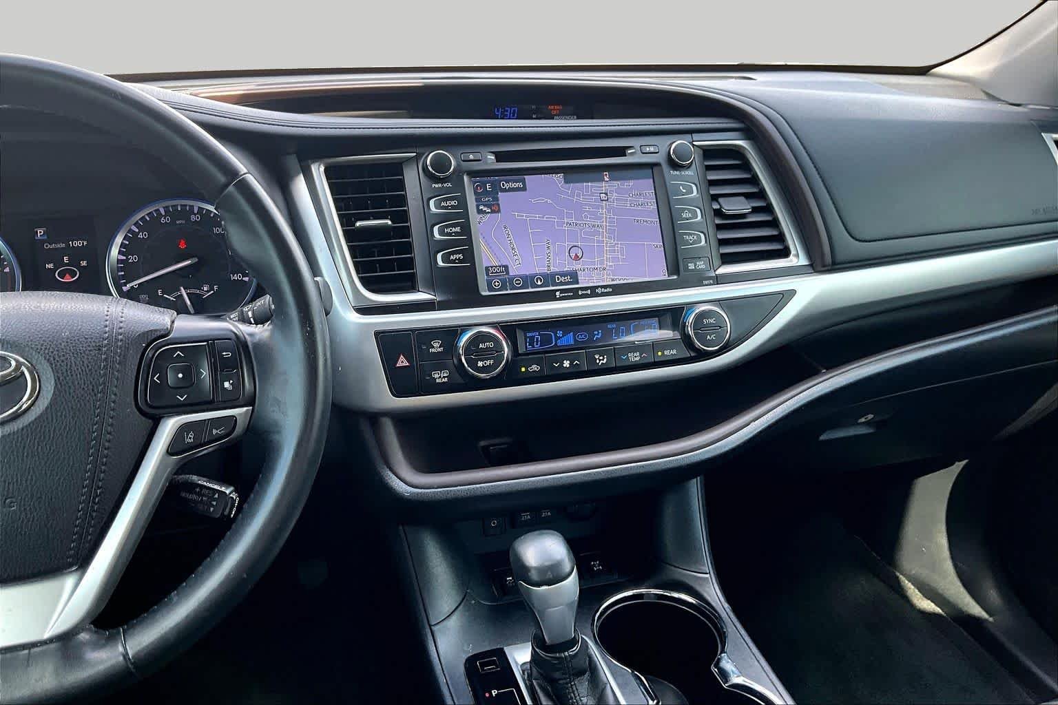 Used 2018 Blizzard Pearl Toyota XLE image 7