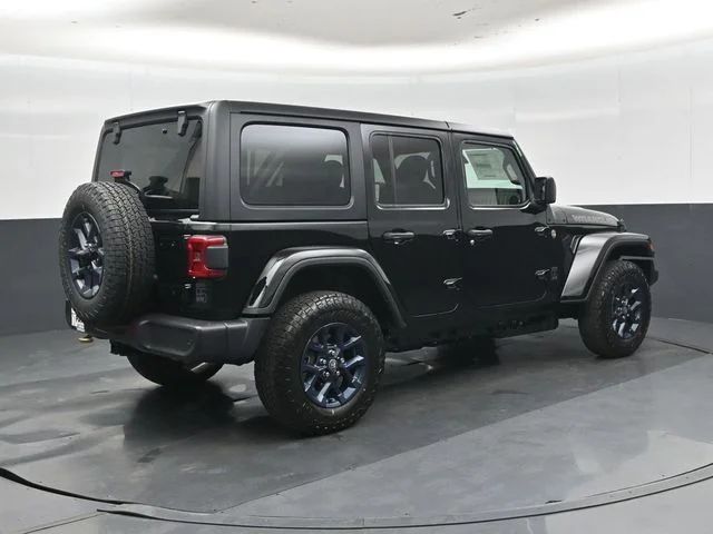 New 2026 Black Clear-Coat Exterior Paint Jeep 85th Anniversary Edition image 3