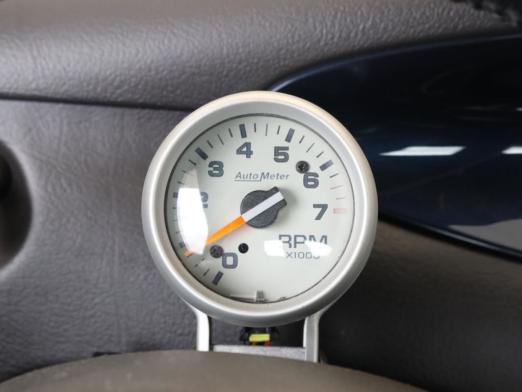 Used 2001 Blue Chrysler Base image 30