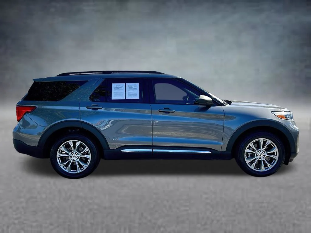 Certified Used 2024 Gray Metallic Ford XLT image 4