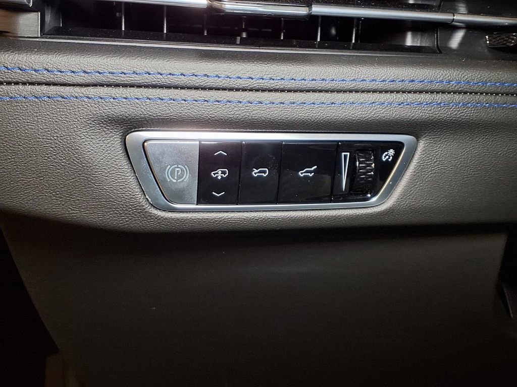 2026 Cadillac Escalade IQL Sport - Photo 17