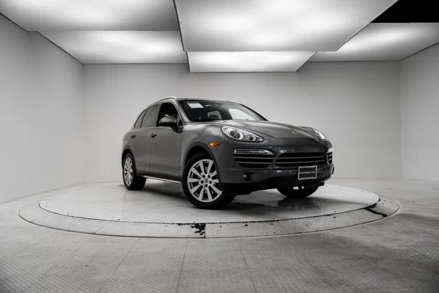 Used 2014  Porsche Diesel Platinum Edition image 58