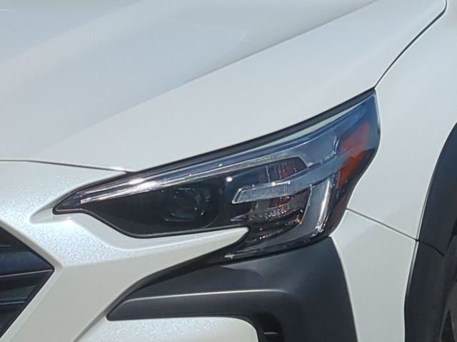 Used 2025 White Subaru Onyx Edition image 17