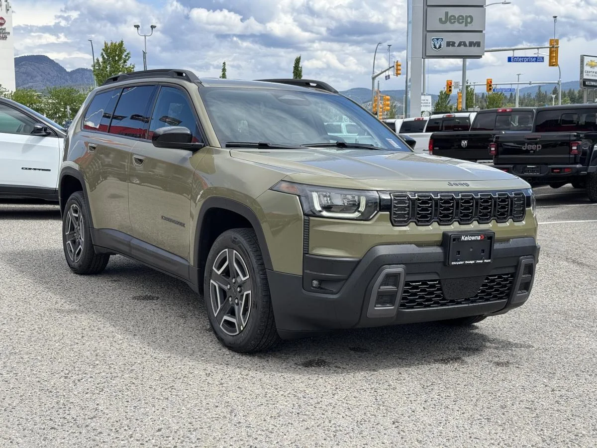 New 2026 41 (pj5) Jeep Laredo image 4