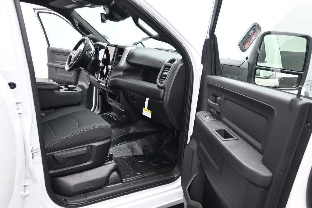 New 2026 Bright White Clear-Coat Exterior Paint RAM Tradesman image 13