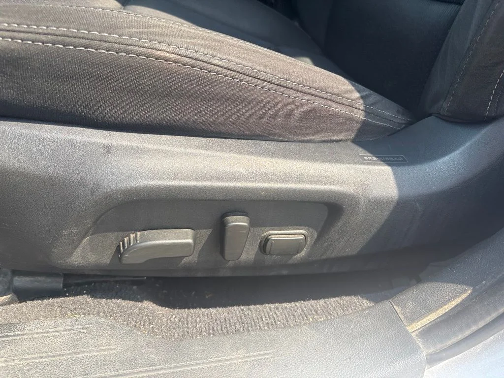 Used 2015 Silver Subaru 2.5i Premium image 13