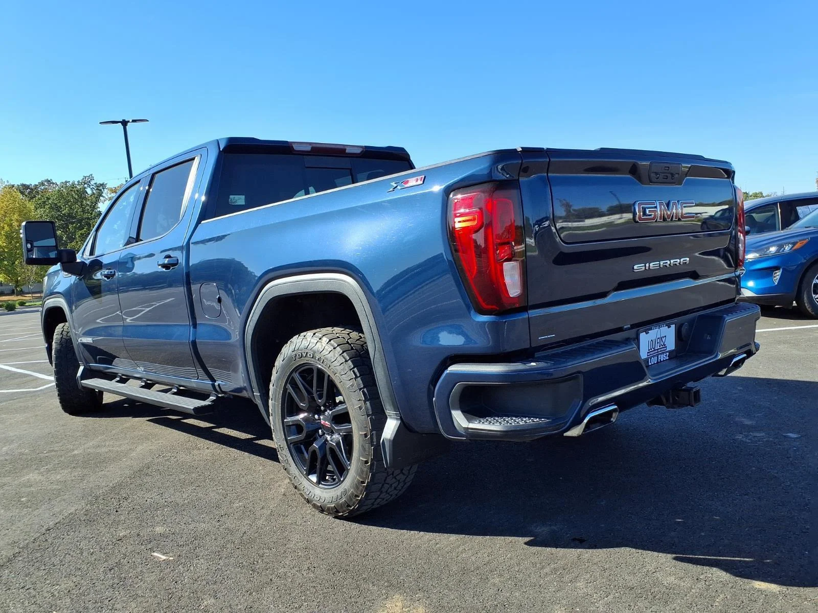 Used 2021 Pacific Blue Metallic GMC Elevation image 26