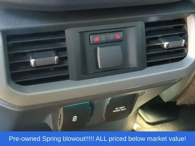 Used 2022 White Ford Lariat image 40