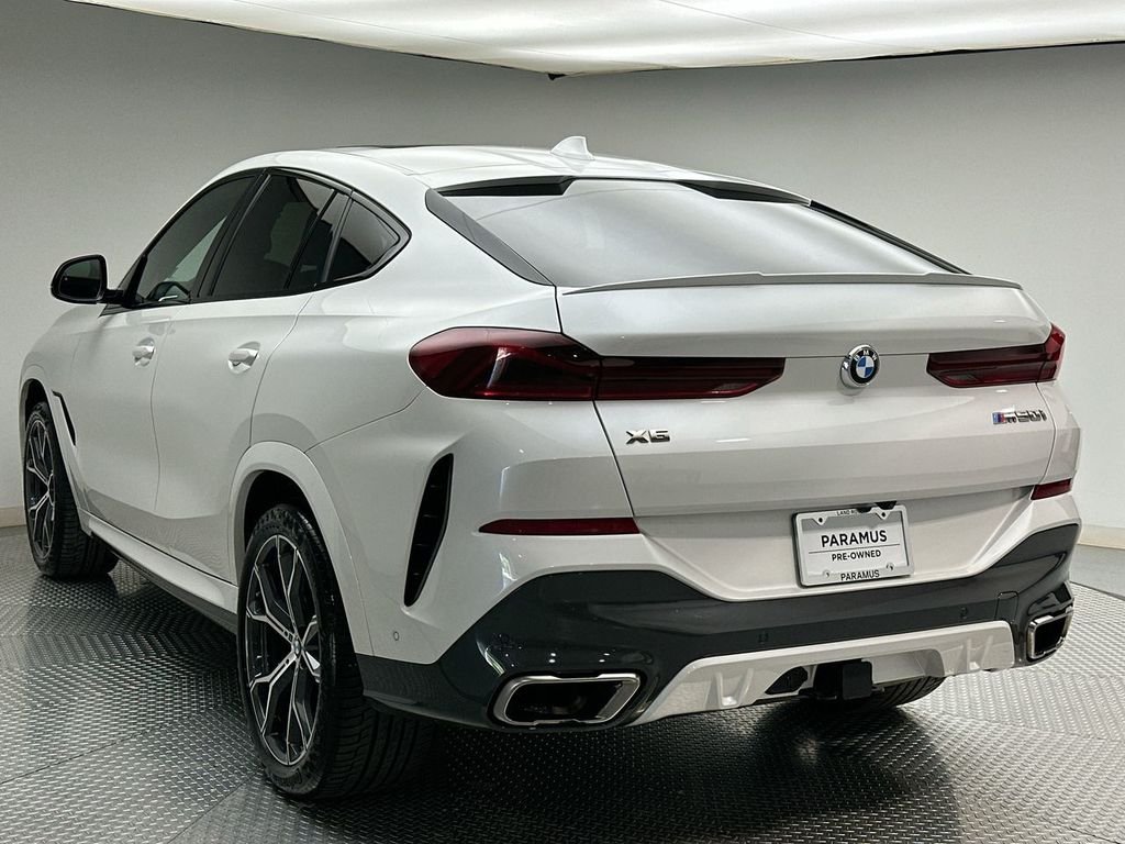 Used 2021 White Metallic BMW M50i image 11