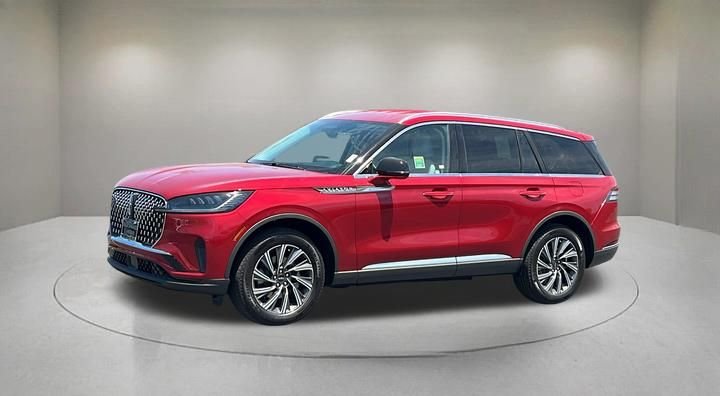 New 2026 Red Lincoln Premiere image 2