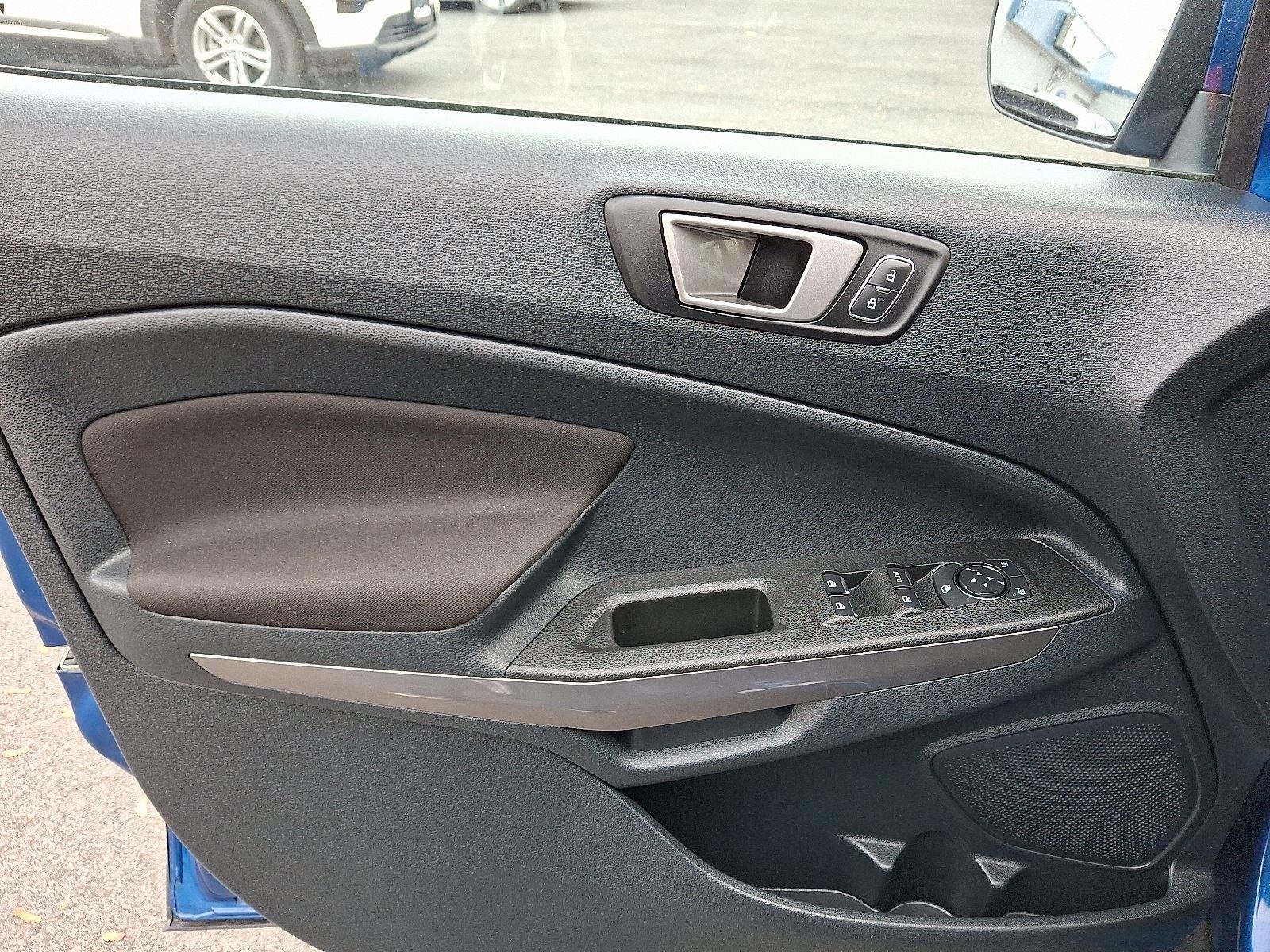 Used 2022 Lightning Blue Metallic Ford SE image 13