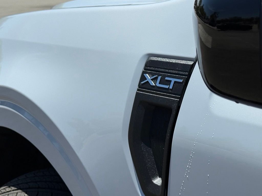 New 2026 Space White Metallic Ford XLT image 16