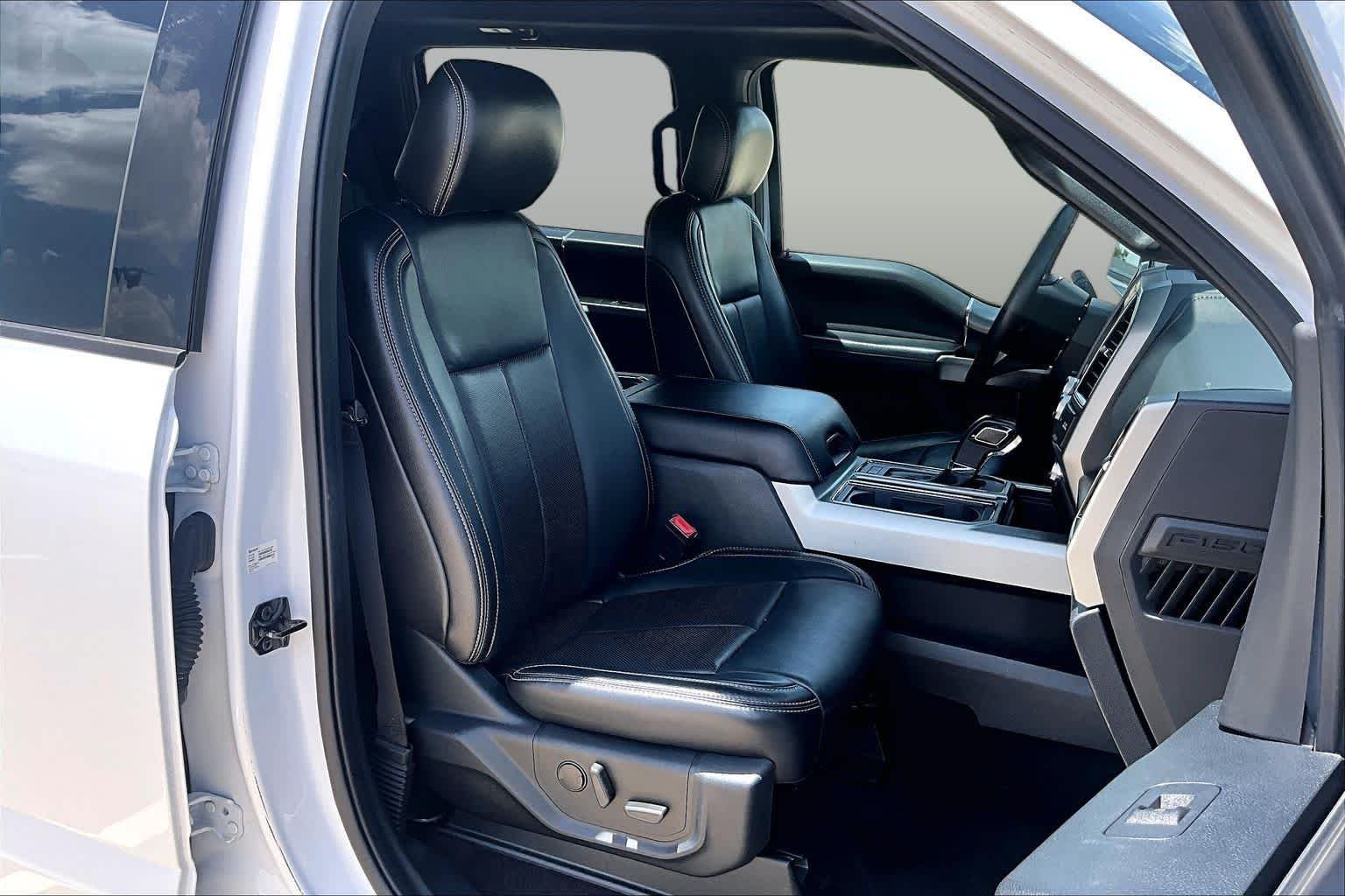 Used 2020 Oxford White Ford LARIAT image 8