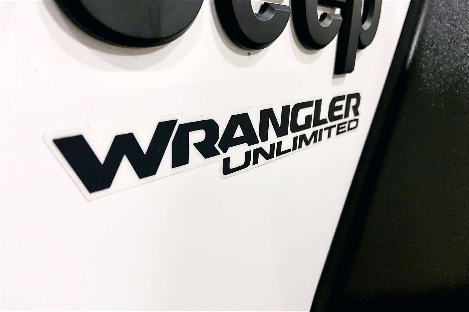 Used 2022 Bright White Clearcoat Jeep Unlimited Sport image 9