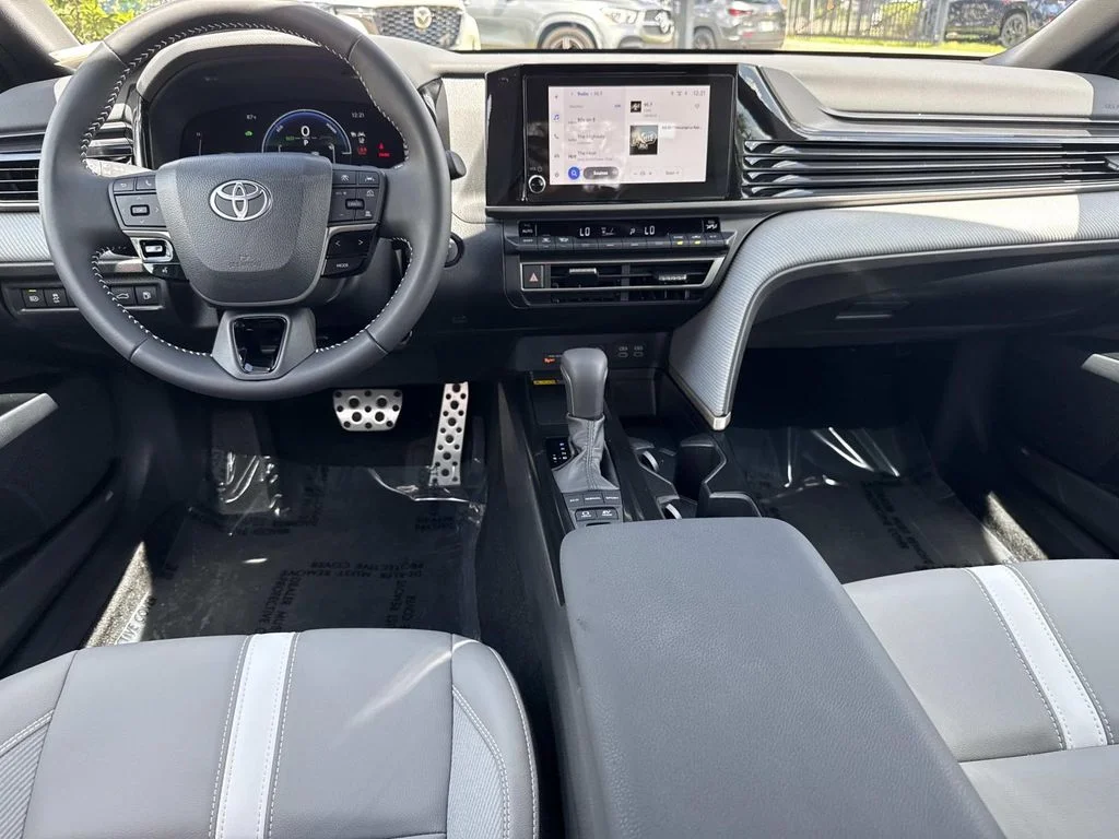 Used 2026  Toyota SE image 16