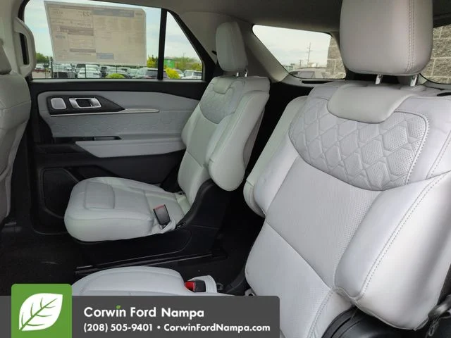 New 2026 Star White Metallic Tri-Coat Ford Platinum image 25
