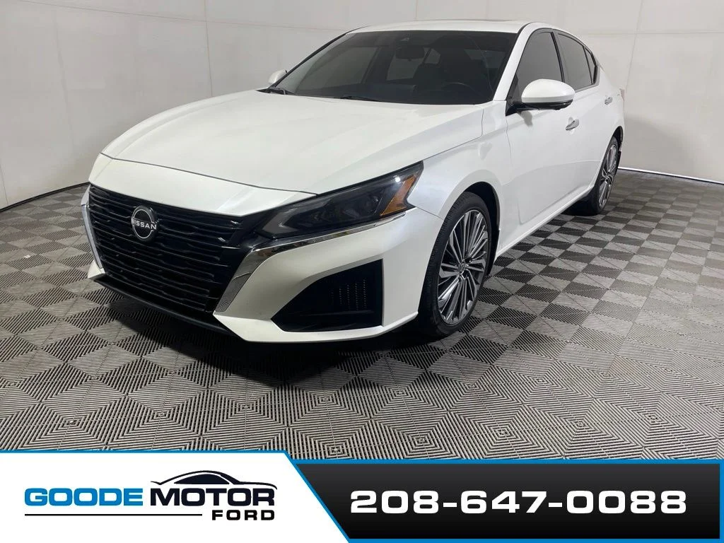 Used 2024 White Nissan 2.5 SL image 4