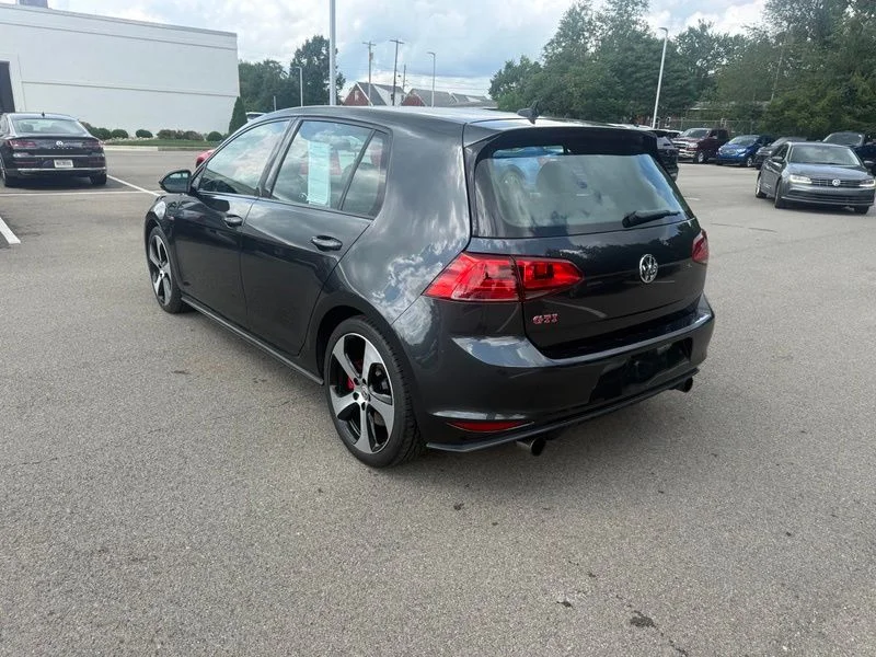 Used 2017  Volkswagen Autobahn image 22