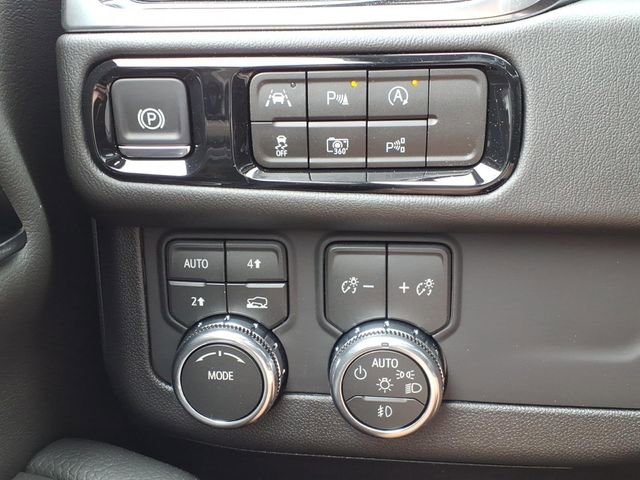 2026 GMC Yukon XL Denali - Photo 14