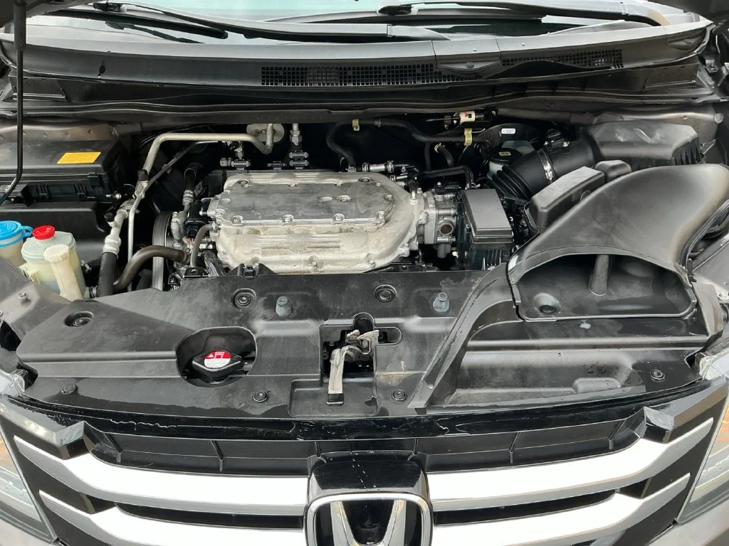 Used 2014 Silver Honda EX-L image 29
