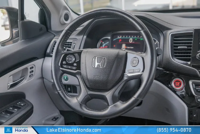 Used 2022 Modern Steel Metallic Honda Touring image 21
