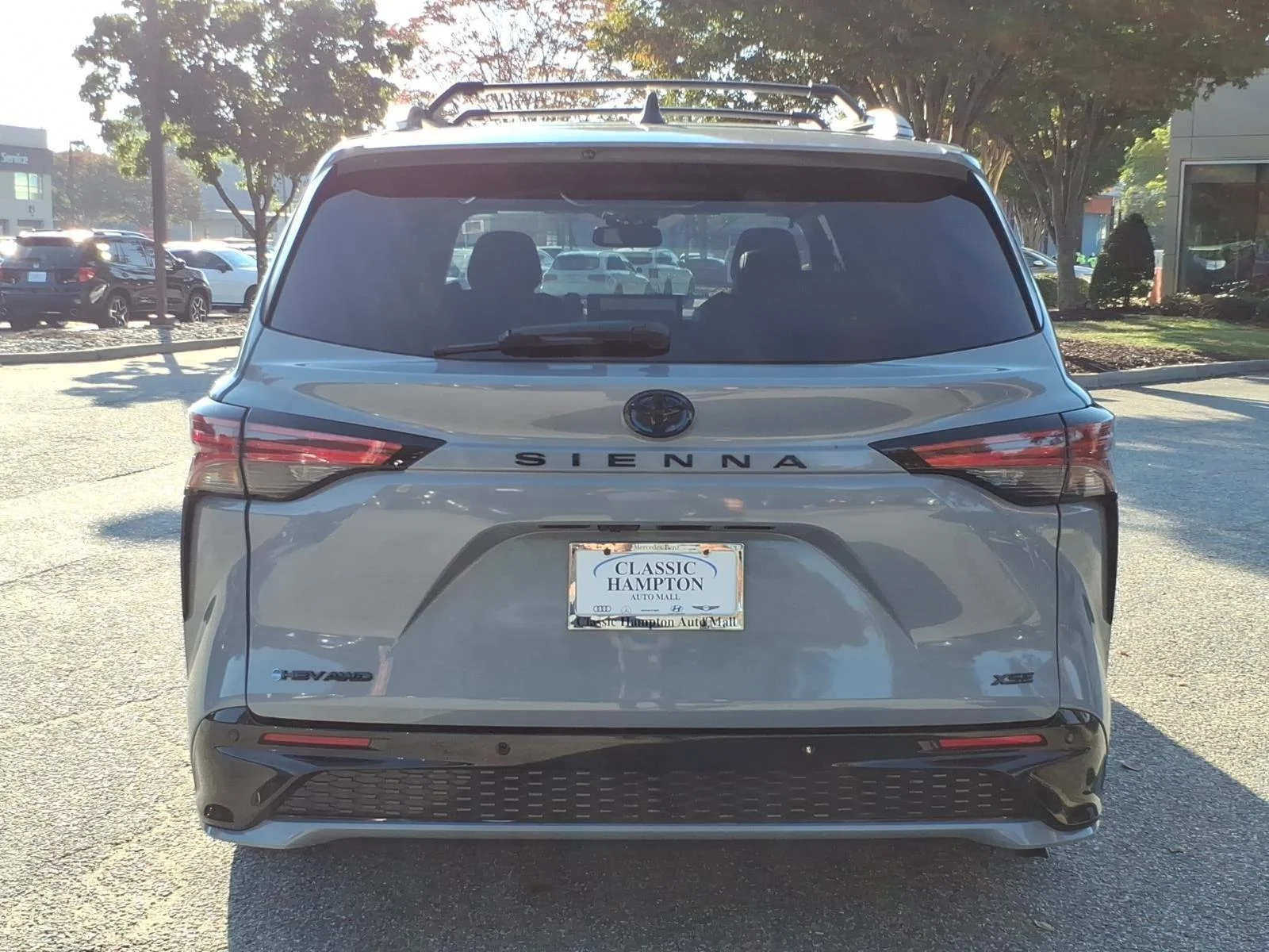 Used 2025 Cement Toyota XSE image 9