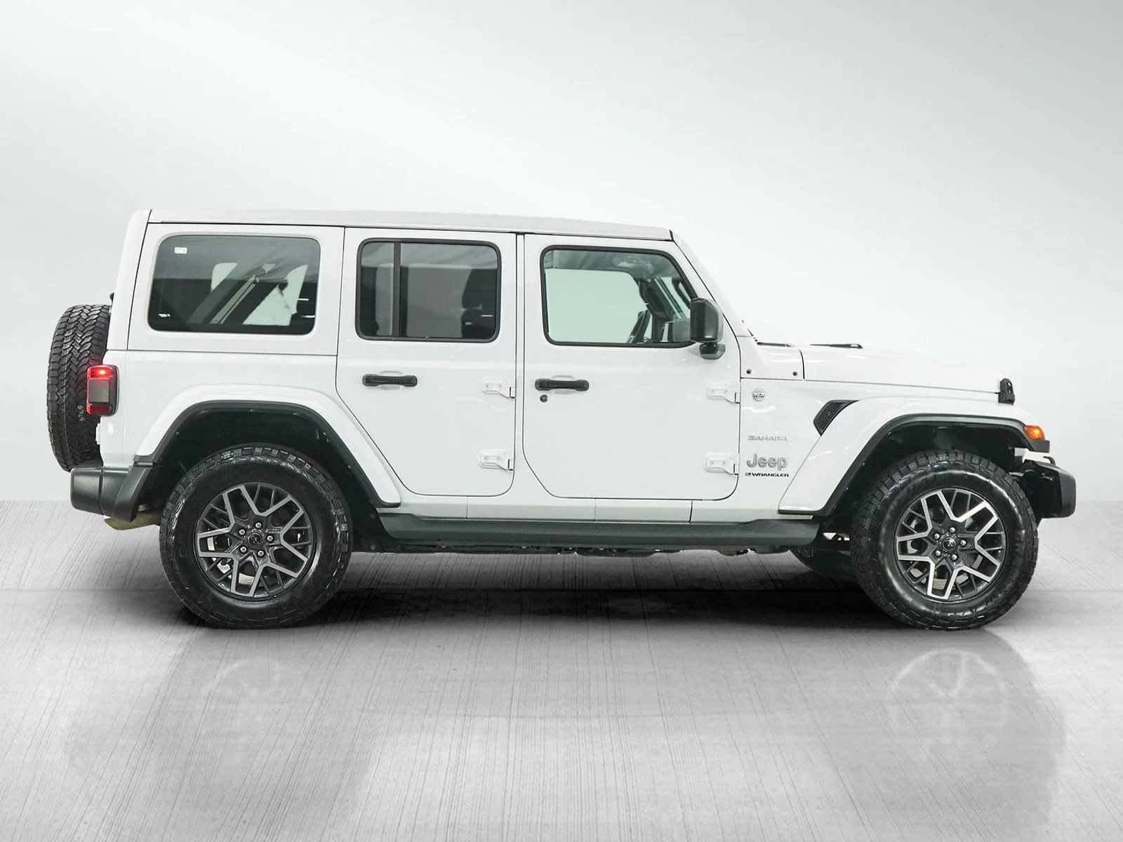Used 2024 Bright White Clearcoat Jeep Sahara image 6