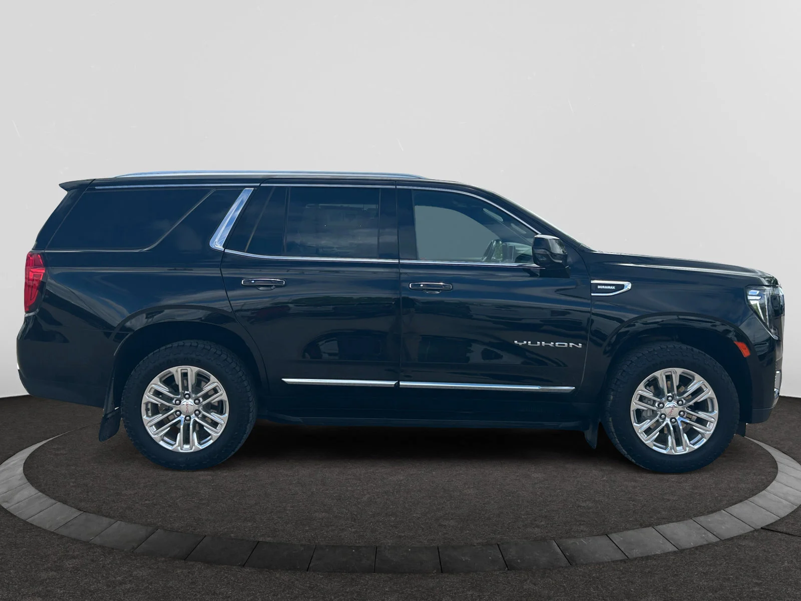 Used 2023 Black GMC SLT 4WD image 6