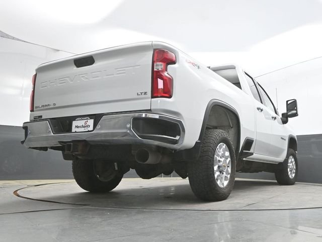 Used 2022 White Chevrolet LTZ image 39
