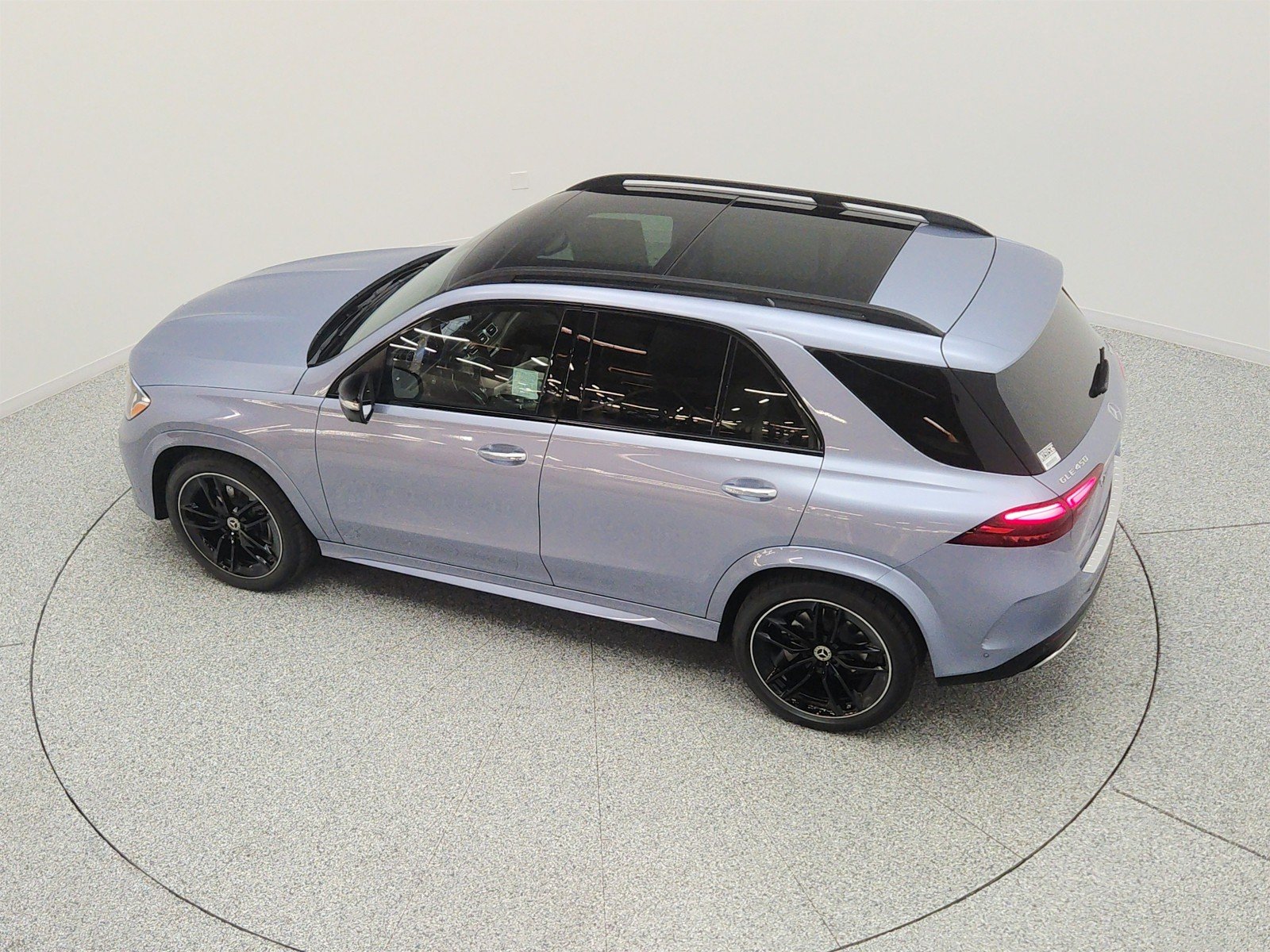 New 2026 MANUFAKTUR Cote d'Azur Light Blue Metallic Mercedes-Benz GLE 450 4MATIC® SUV image 23
