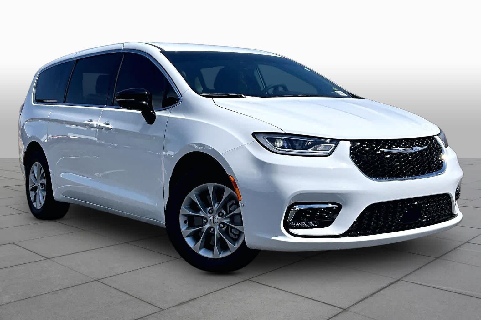 Used 2024 Bright White Clearcoat Chrysler Touring L image 3