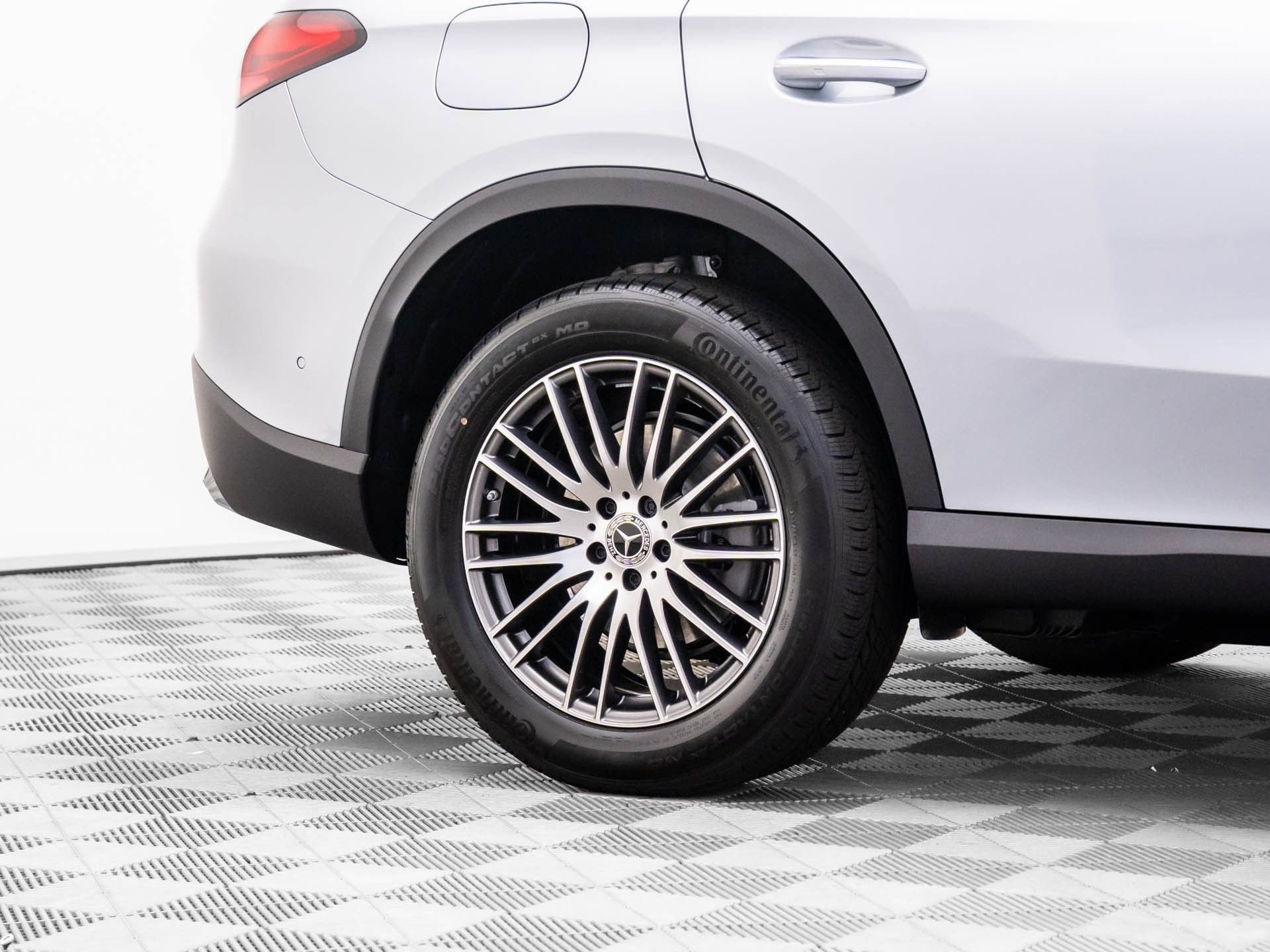 New 2026 Silver Mercedes-Benz GLC 300 image 24