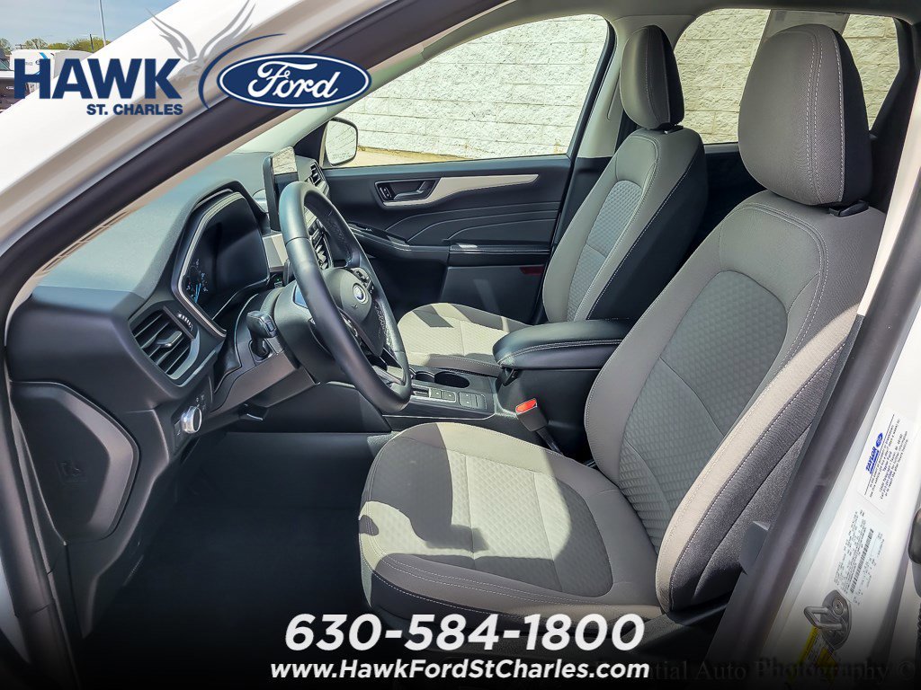 Certified Used 2022 Oxford White Ford SE image 8