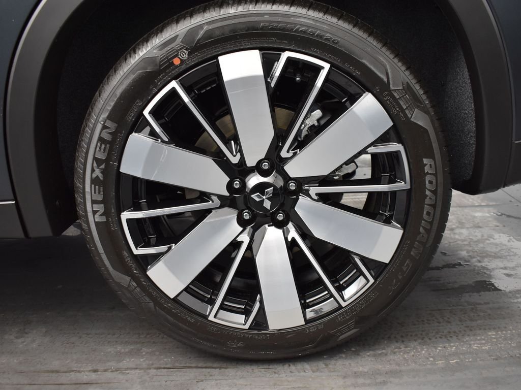 New 2026 Gray Mitsubishi SE image 12
