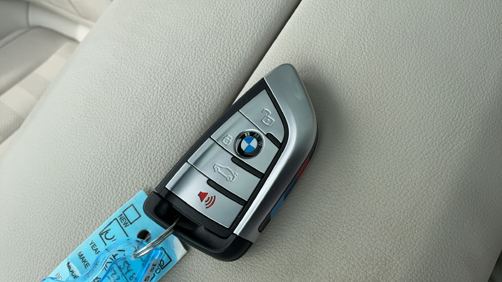 Used 2022 Gray BMW sDrive40i image 20