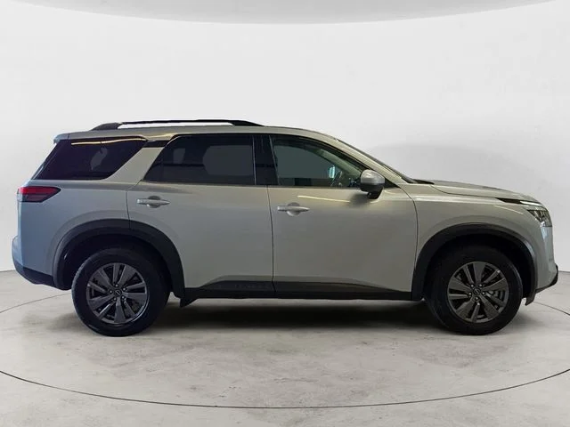 Used 2025 Silver Nissan SV image 4