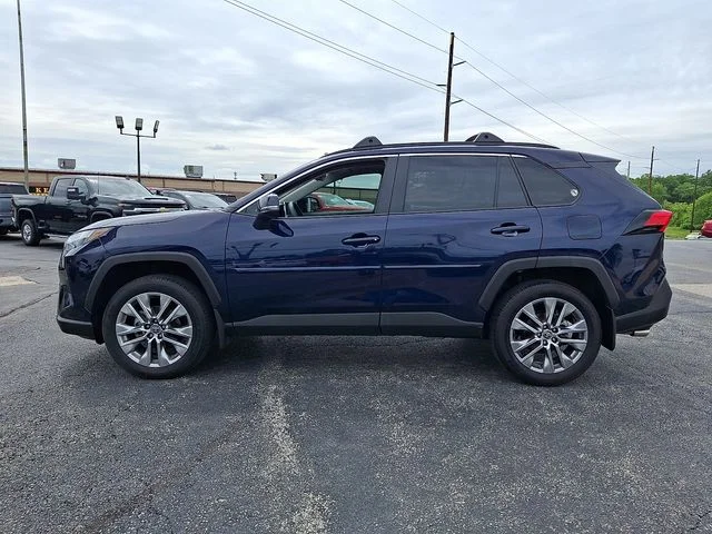 Used 2025 Blue Toyota XLE Premium image 4