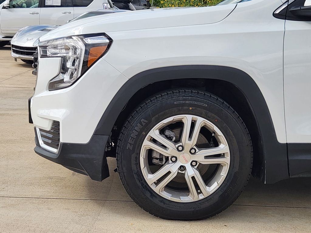 Used 2022 Summit White GMC SLE image 10