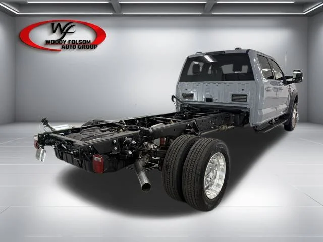 New 2026 Glacier Gray Metallic Tri-Coat Ford F-450® LARIAT® image 24
