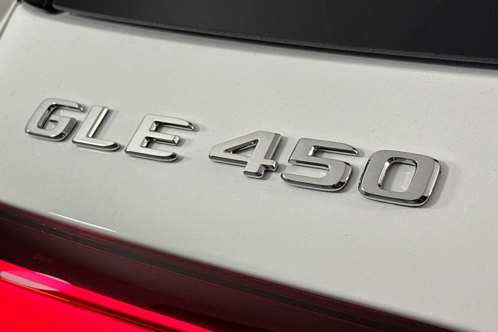 New 2026 Polar White Mercedes-Benz GLE 450 4MATIC® SUV image 8